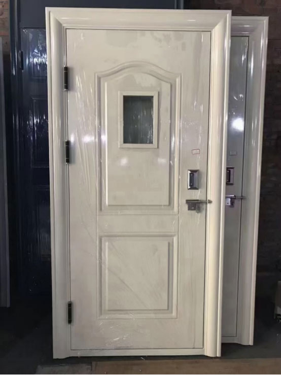 巴楚学校教室门