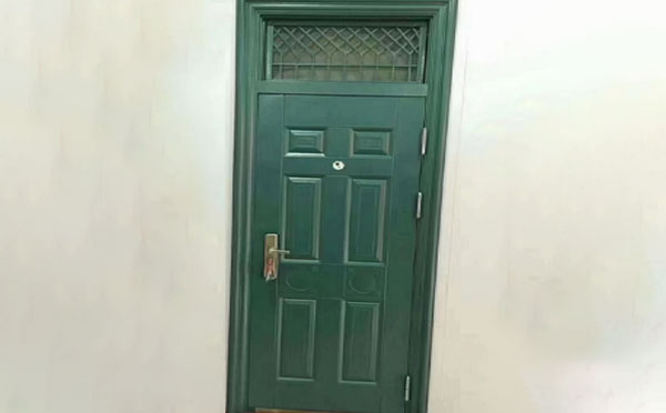 巴楚学校教室门