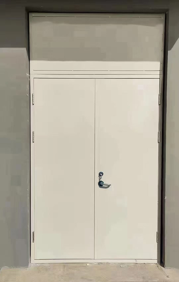 展览馆项目完成大跨度巴楚防火门安装